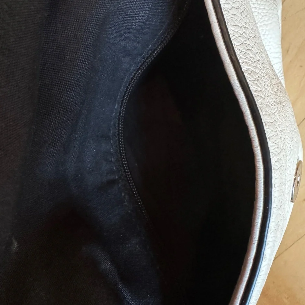 Marc By Marc  Jacobs white  crossbody, CB2418 - Picture 13 of 14